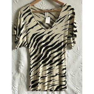 PAPAYA CREAM/BLACK ANIMAL PRINT TOP - SIZE S (NWT)